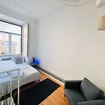 Luxury Rooms, Location In The *
