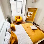Luxury Rooms, Location In The Vandrarhem Lisboa
