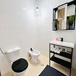 Luxury Rooms, Location In The Vandrarhem Lisboa