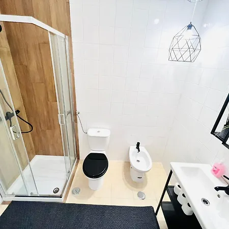 Hostel Luxury Rooms, Location In The Lisbon