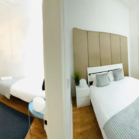 Hostel Luxury Rooms, Location In The Lisbon