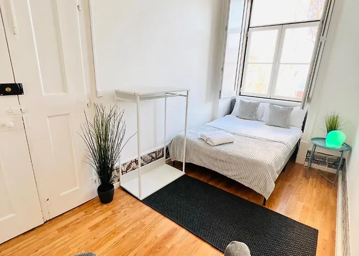 Luxury Rooms, Location In The